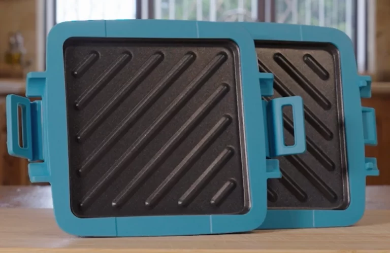 Microwavable Toastie Maker by Micro Munch Blue